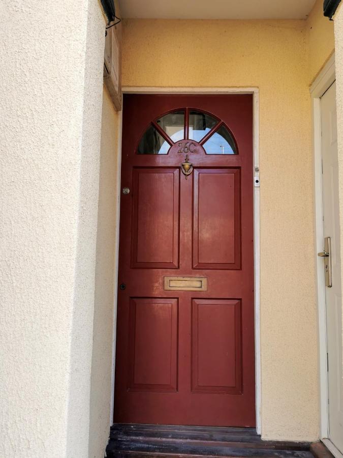 2 Bed Apt W/ Private Parking Close To Town Centre Huntingdon Exteriör bild